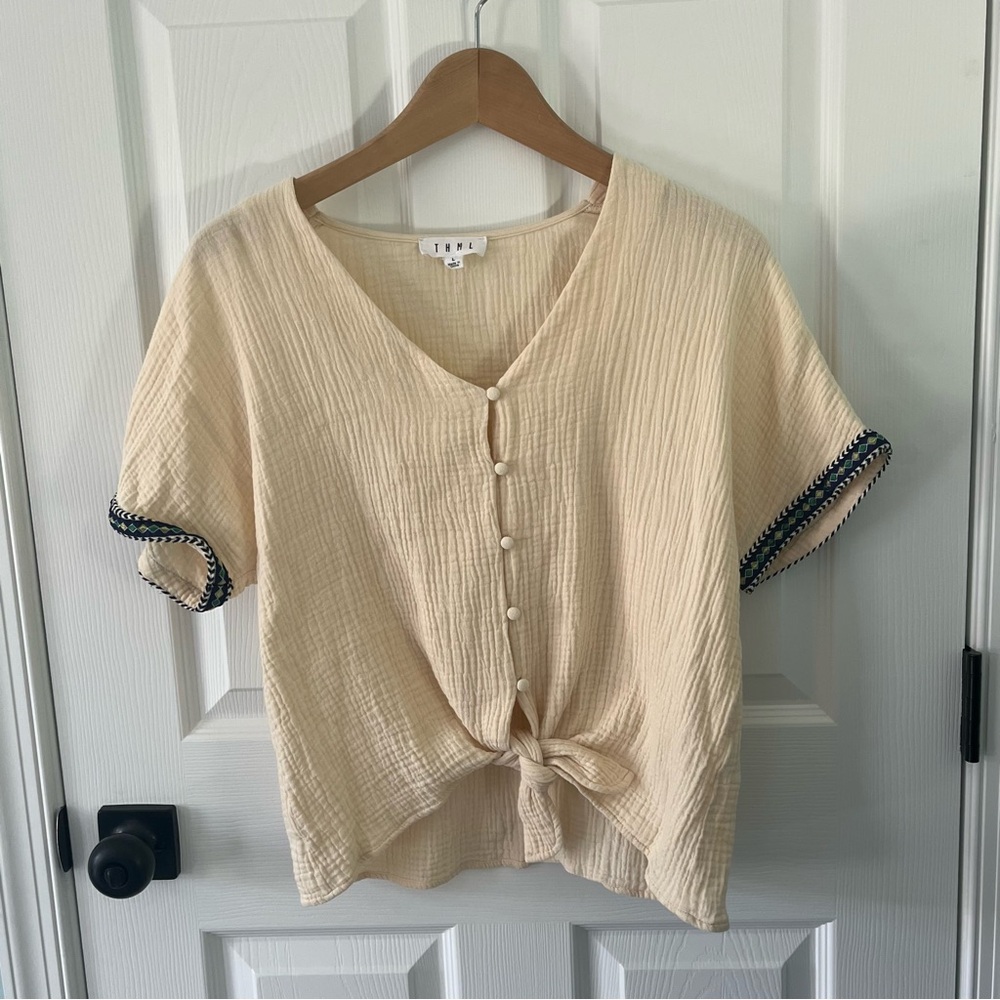 THML cream gauzy button down up and tie front top short sleeve size large
